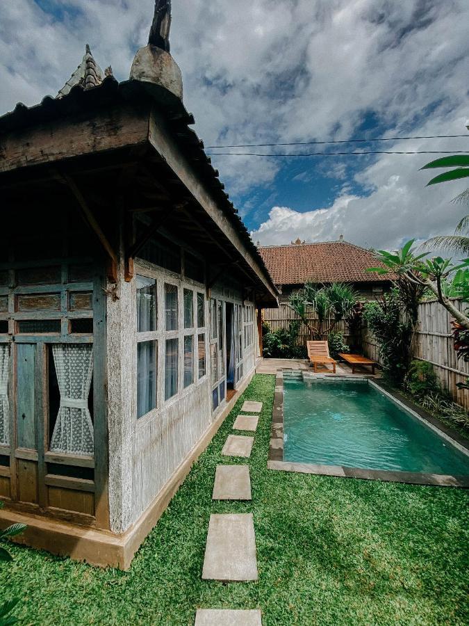 Sarini Villas Blahbatu Exterior photo